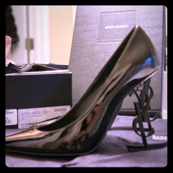 Yves Saint Laurent Shoes - Saint Laurent patent leather Opyum pump.